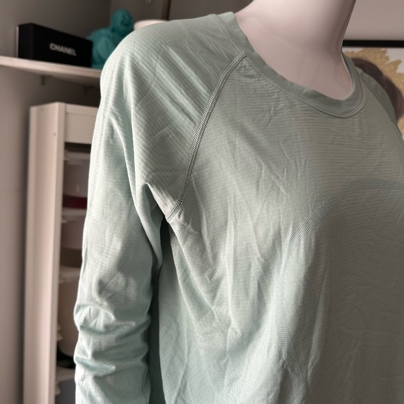 Lululemon Swiftly long sleeve - Picture 3 of 5